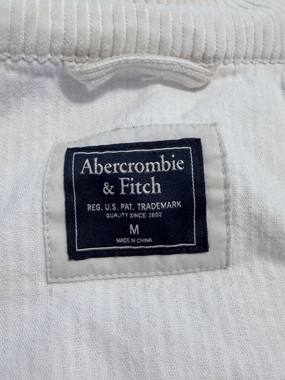 Abercrombie & Fitch Cream Corduroy Cropped Trucker Jacket Size Medium - Picture 5 of 11